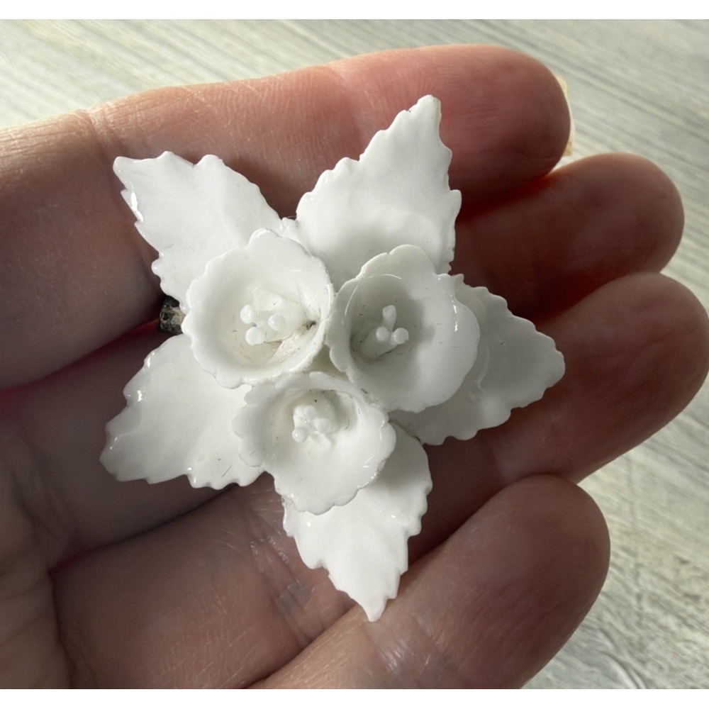 Vintage Wedgwood White Ceramic Flower Brooch Silver Mount England Rare